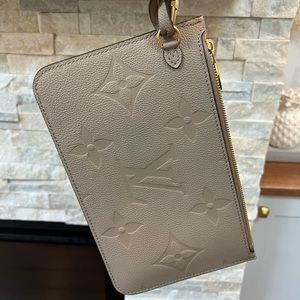 Louis Vuitton Authentic Empreinte Leather Monogram Pochette